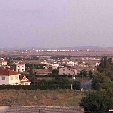 Deniz Airport Suites Nikosia Exterior foto
