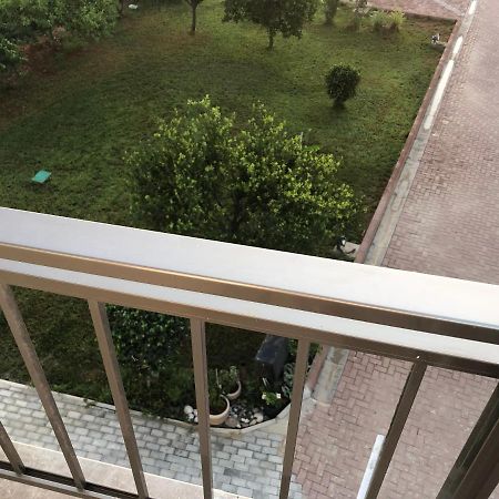 Deniz Airport Suites Nikosia Exterior foto