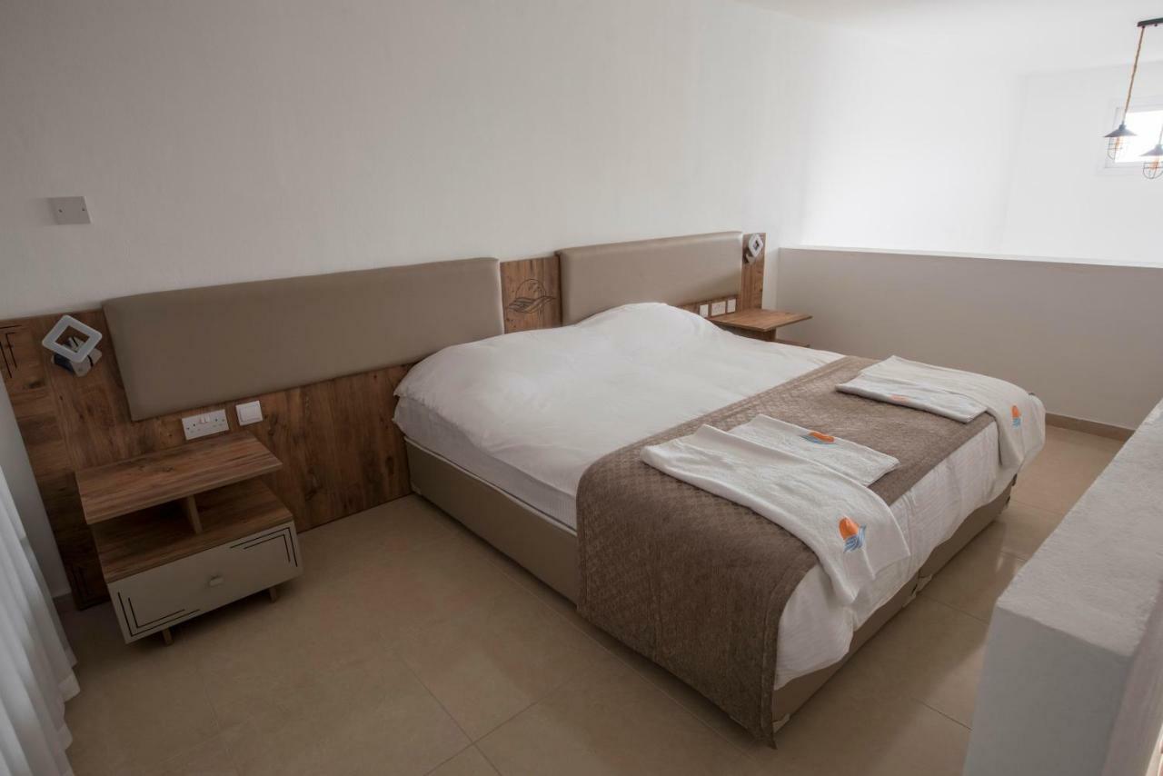 Deniz Airport Suites Nikosia Exterior foto