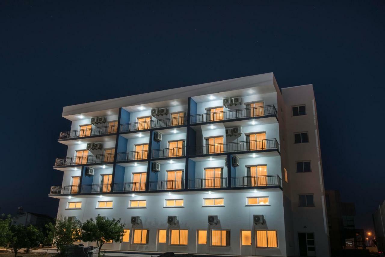 Deniz Airport Suites Nikosia Exterior foto