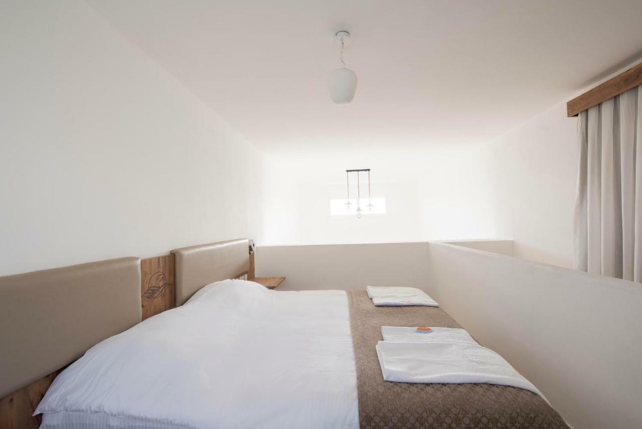 Deniz Airport Suites Nikosia Exterior foto