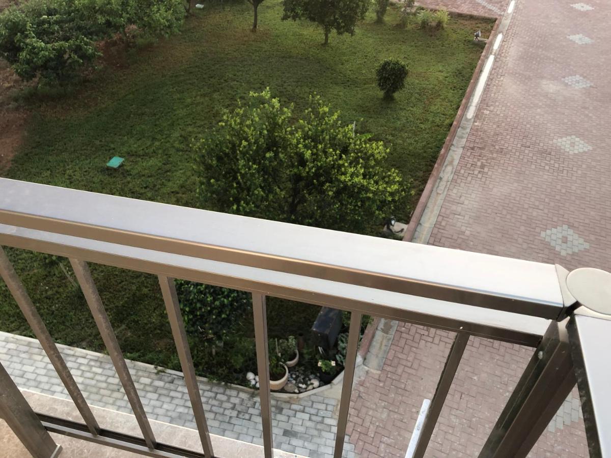 Deniz Airport Suites Nikosia Exterior foto